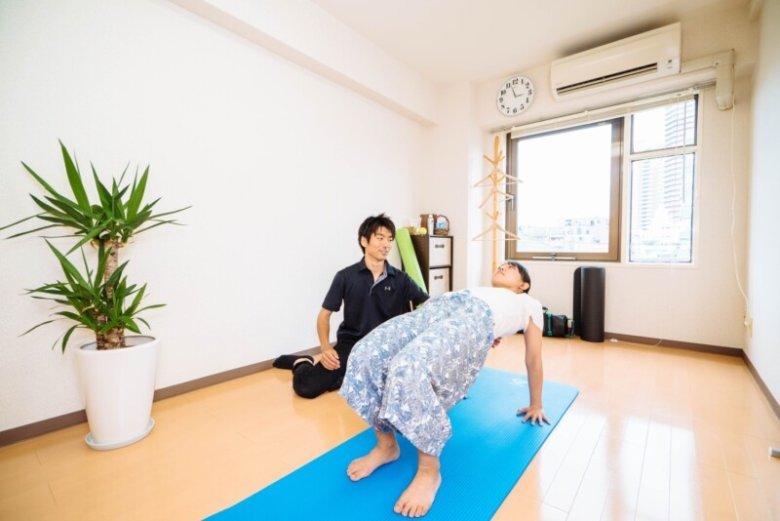 リバースプランクの正しいやり方と背中・体幹と全身への効果